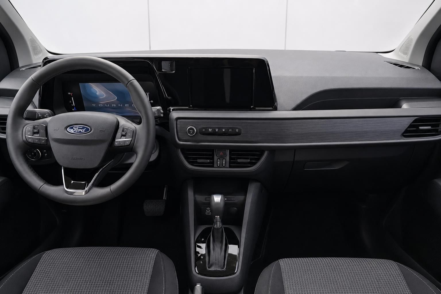 Ford Tourneo Innenraum mit Cockpit, Lenkrad und Touchscreen-Display